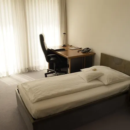 Hotel Rolandsburg Dusseldorf